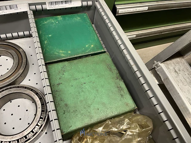Grote partij industriële lagers en lagerhuizen - afbeelding 40 van  162
