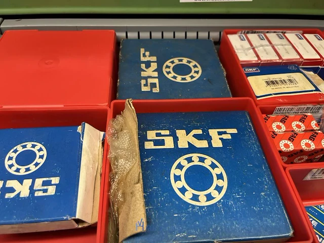 Grote partij industriële lagers en lagerhuizen - afbeelding 104 van  162