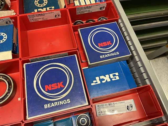 Grote partij industriële lagers en lagerhuizen - afbeelding 159 van  162