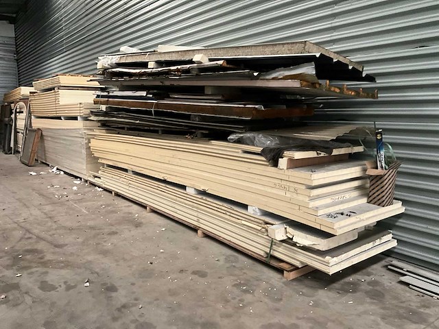 Grote partij isolatiepanelen - afbeelding 16 van  16