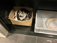 Grote partij it kabels en accessoires (eerste verdiep) - afbeelding 4 van  5