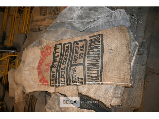 Grote partij jute zakken - afbeelding 7 van  10
