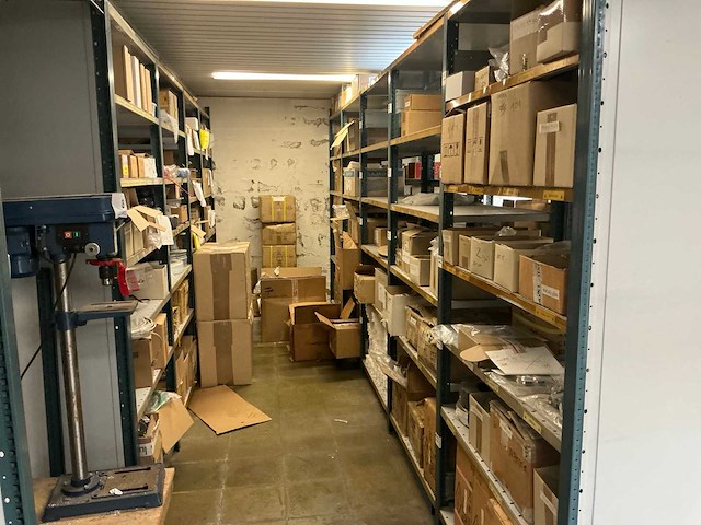 Grote partij kabels, adapters, stekkers, behuizingsonderdelen - afbeelding 1 van  43