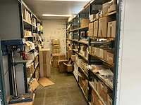 Grote partij kabels, adapters, stekkers, behuizingsonderdelen