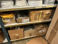 Grote partij kabels, adapters, stekkers, behuizingsonderdelen - afbeelding 15 van  43