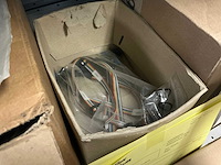 Grote partij kabels, adapters, stekkers, behuizingsonderdelen - afbeelding 17 van  43