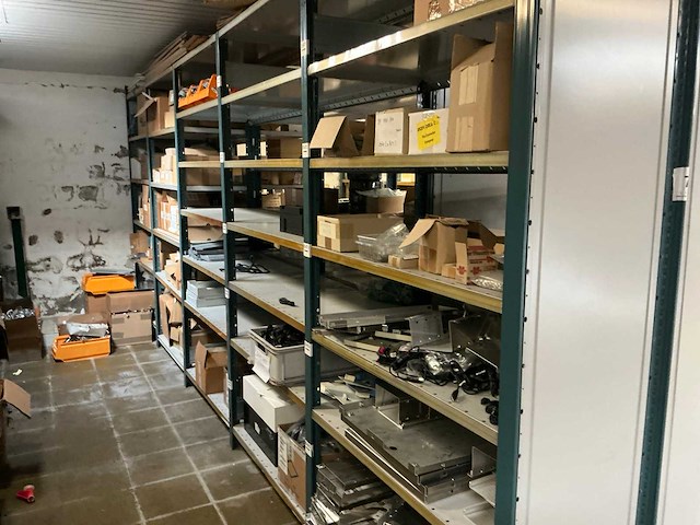 Grote partij kabels, adapters, stekkers, behuizingsonderdelen - afbeelding 12 van  43