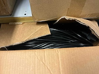 Grote partij kabels, adapters, stekkers, behuizingsonderdelen - afbeelding 28 van  43