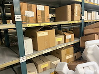 Grote partij kabels, adapters, stekkers, behuizingsonderdelen - afbeelding 36 van  43