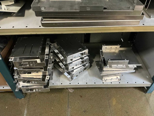 Grote partij kabels, adapters, stekkers, behuizingsonderdelen - afbeelding 41 van  43