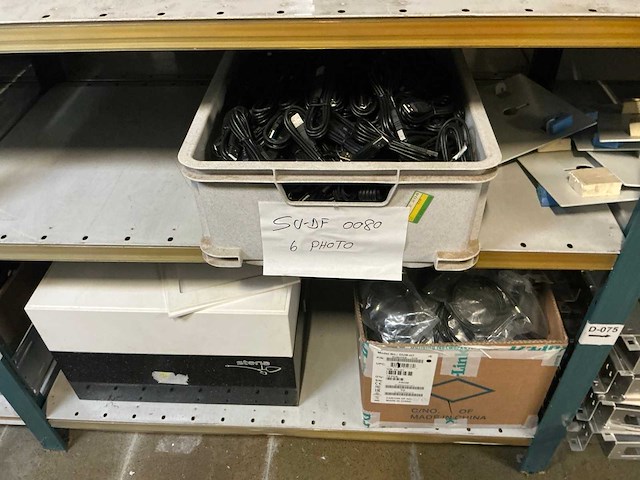 Grote partij kabels, adapters, stekkers, behuizingsonderdelen - afbeelding 42 van  43