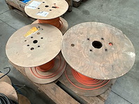 Grote partij kabels op haspels - afbeelding 3 van  3