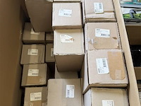 Grote partij kartonnen labels diverse maten - afbeelding 1 van  6