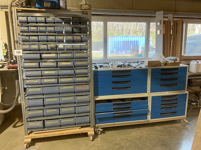 Grote partij kast en deurbeslag - afbeelding 1 van  40