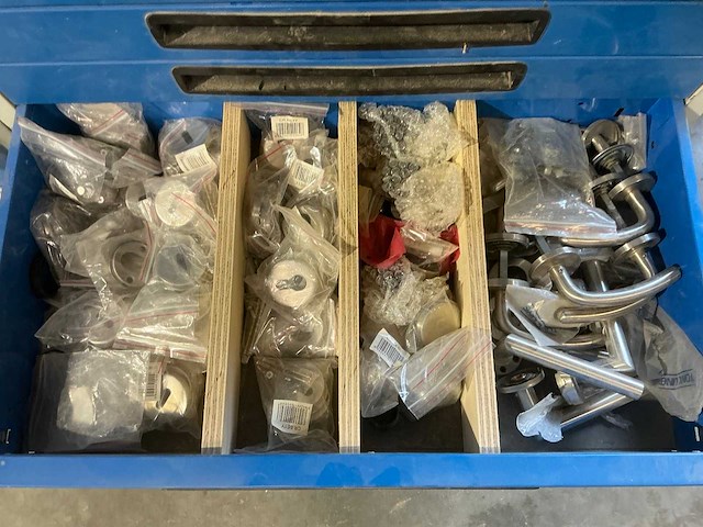 Grote partij kast en deurbeslag - afbeelding 17 van  40