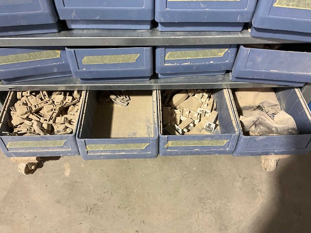 Grote partij kast en deurbeslag - afbeelding 32 van  40