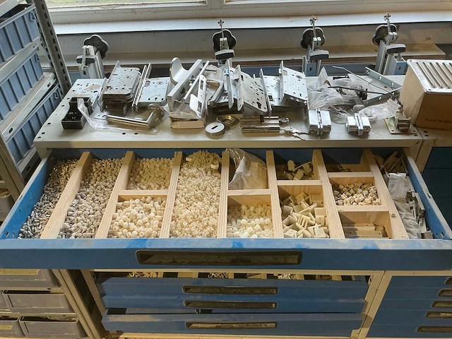 Grote partij kast en deurbeslag - afbeelding 34 van  40