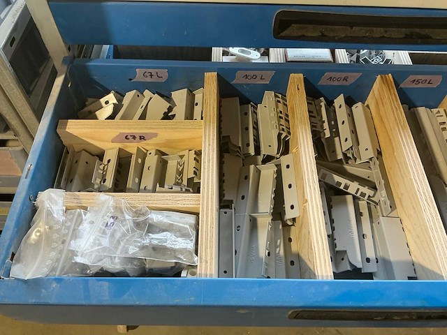 Grote partij kast en deurbeslag - afbeelding 38 van  40