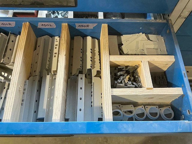 Grote partij kast en deurbeslag - afbeelding 39 van  40