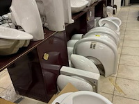 Grote partij keramiek sanitair - afbeelding 1 van  10