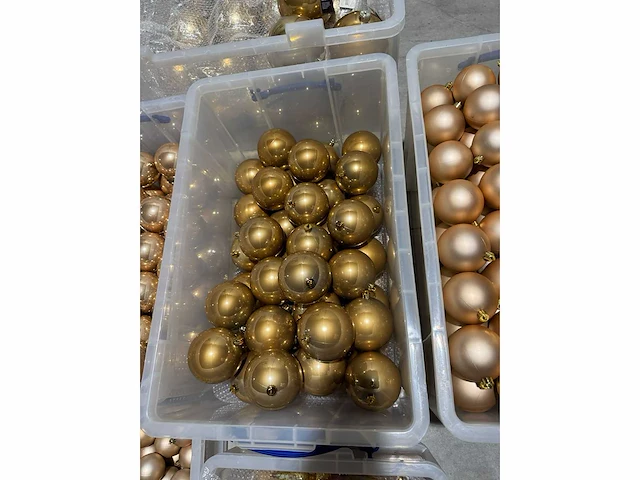 Grote partij kerstdecoratie en kerstballen in diverse uitvoeringen - afbeelding 10 van  28
