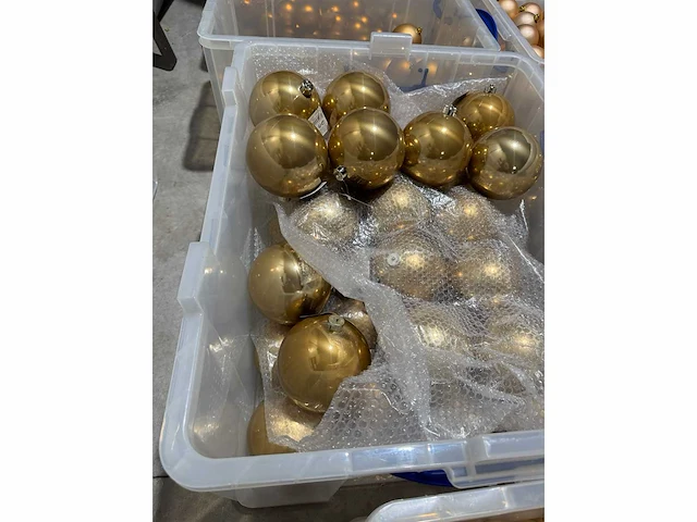 Grote partij kerstdecoratie en kerstballen in diverse uitvoeringen - afbeelding 13 van  28