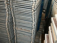 Grote partij klapstoelen - afbeelding 2 van  6