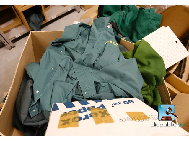 Grote partij kleding en schoenen - afbeelding 11 van  15