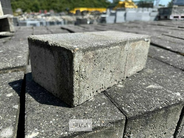 Grote partij klinkers ± 5000 stuks afm: ± 29,5 x9,5x14,5cm - afbeelding 3 van  15