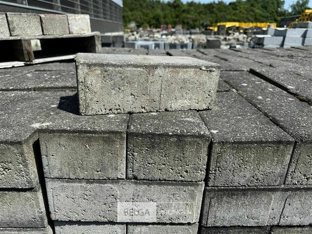 Grote partij klinkers ± 5000 stuks afm: ± 29,5 x9,5x14,5cm - afbeelding 5 van  15
