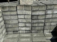 Grote partij klinkers ± 5000 stuks afm: ± 29,5 x9,5x14,5cm - afbeelding 7 van  15