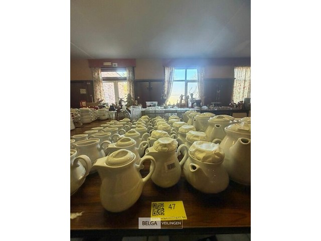 Grote partij koffie-/theekannen - afbeelding 1 van  4
