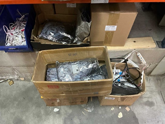 Grote partij ledstrips dkt led (60x doos) - afbeelding 2 van  27