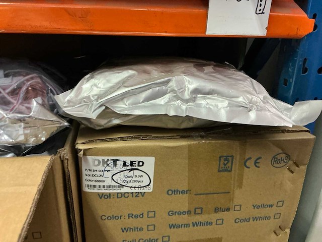 Grote partij ledstrips dkt led (60x doos) - afbeelding 11 van  27