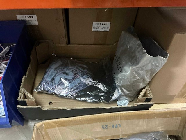 Grote partij ledstrips dkt led (60x doos) - afbeelding 14 van  27