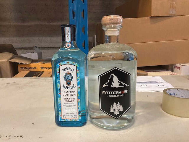Grote partij likeur, jenever en gin - afbeelding 1 van  3