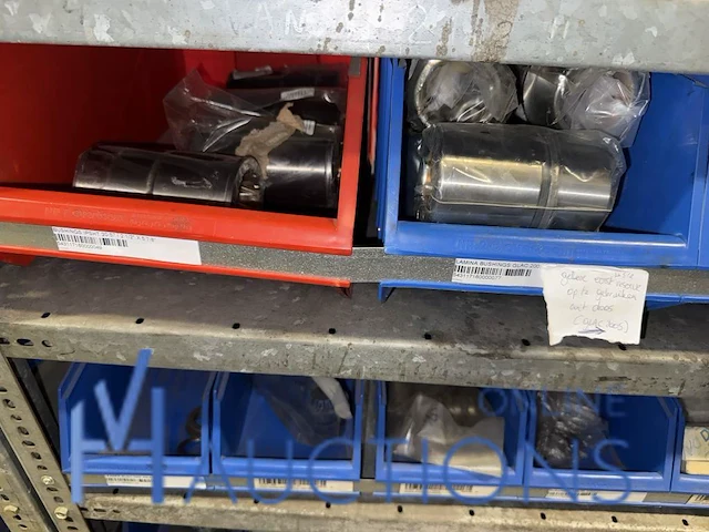 Grote partij machineonderdelen en technische voorraad - afbeelding 54 van  66