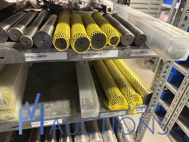 Grote partij machineonderdelen en technische voorraad - afbeelding 56 van  66