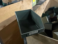 Grote partij magazijnbakken - afbeelding 2 van  3