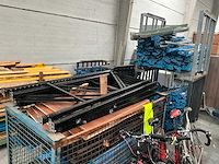 Grote partij magazijnstelling onderdelen - afbeelding 1 van  5