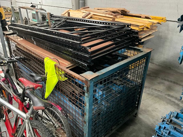 Grote partij magazijnstelling onderdelen - afbeelding 3 van  5