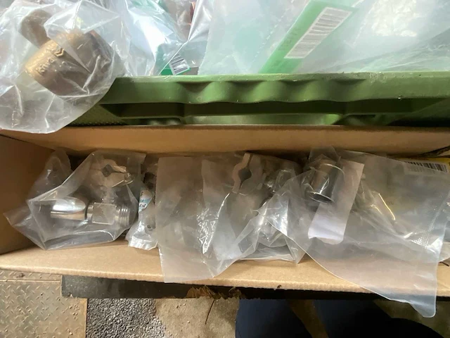 Grote partij messing en koperen koppelingen en fittingen - afbeelding 5 van  12