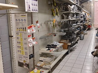 Grote partij metalen winkelrekken - afbeelding 2 van  10