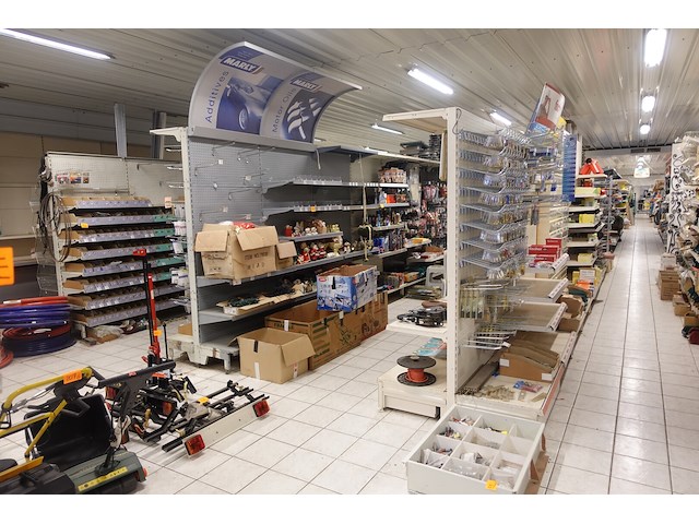 Grote partij metalen winkelrekken - afbeelding 1 van  10