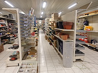 Grote partij metalen winkelrekken - afbeelding 3 van  10