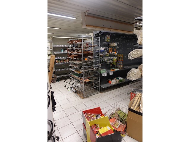 Grote partij metalen winkelrekken - afbeelding 7 van  10