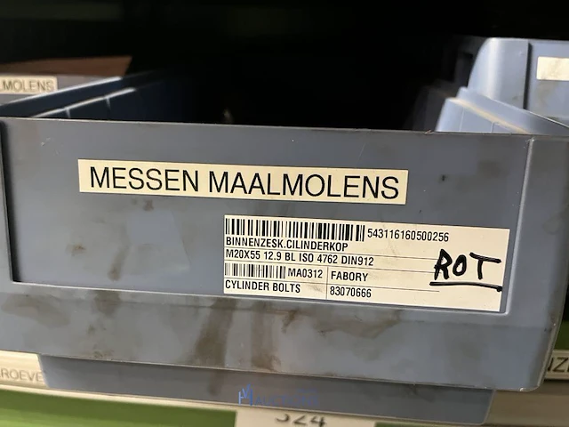 Grote partij metrische en zelftappende schroeven - afbeelding 85 van  202