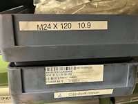 Grote partij metrische en zelftappende schroeven - afbeelding 87 van  202