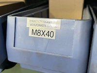 Grote partij metrische en zelftappende schroeven - afbeelding 104 van  202