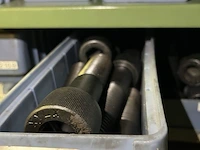 Grote partij metrische en zelftappende schroeven - afbeelding 115 van  202